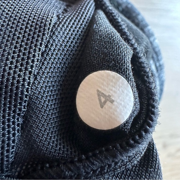 Lululemon Women’s Power Y Tank Top *Luon Dramatic Static White Black size 4 - Picture 10 of 12